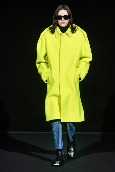 Look 29